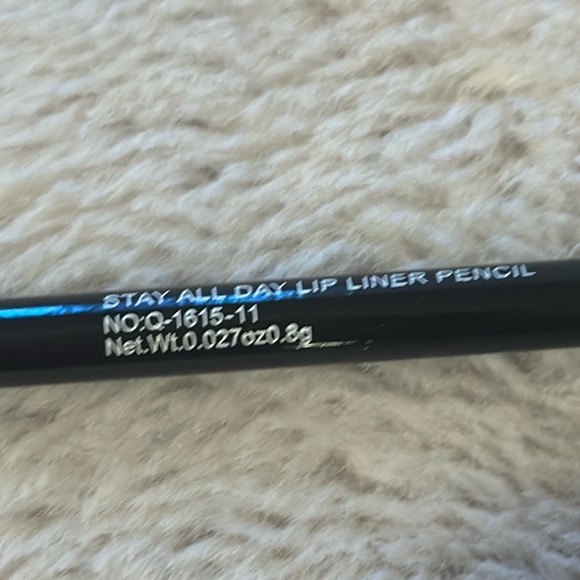Persistent Lip Liner Waterproof “Stay All Day Lip Liner Pencil” - Picture 5 of 5
